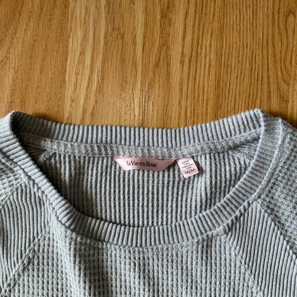 LA VIE EN ROSE Waffle Knit Gray Long Sleeve - Size M - Picture 2 of 3